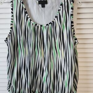 Worthington Black and White Graphic Sleeveless Tank Top